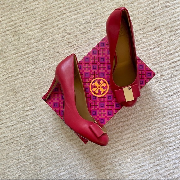 Tory Burch Red Bow Chase Heels - Picture 7 of 12